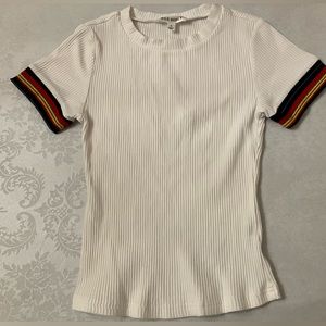Crop top w rainbow sleeves